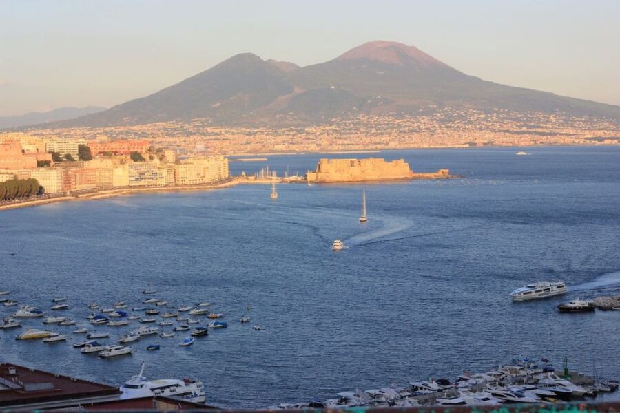 A taste of Napoli: Food Walking Tour with Local Tour Guide - 7 tastings across 5 stops, what you’ll eat and drink