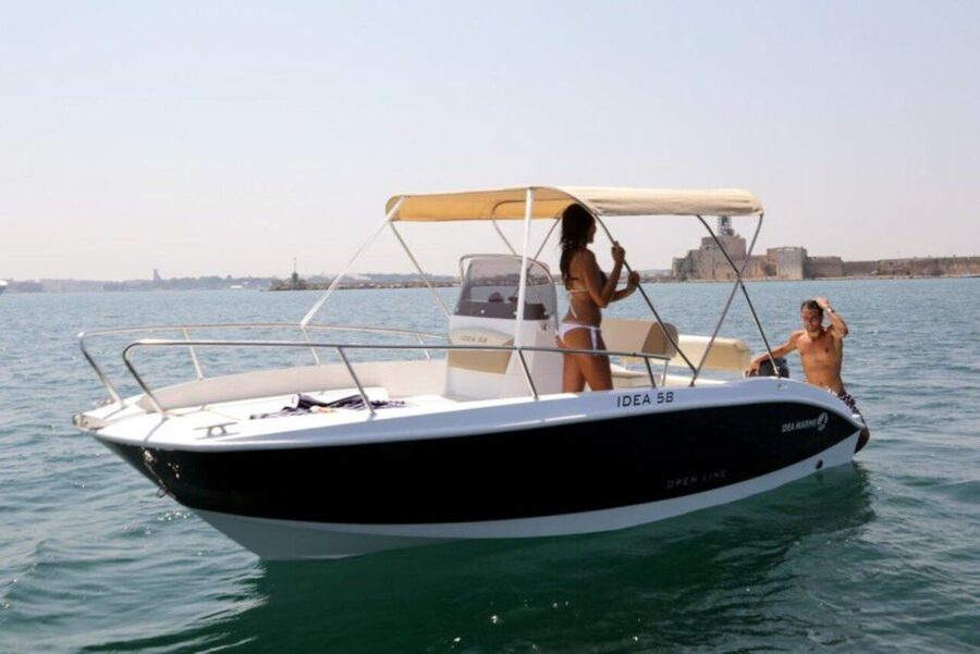 Amalfi: boat rental no license - Freedom to captain your own day on the Amalfi Coast