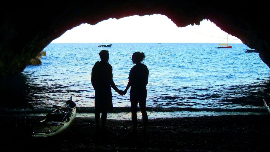 Amalfi Coast: Kayak Tour with Snorkeling and Grottoes Visit - Photos, snacks, and the small conveniences that matter in Amalfi