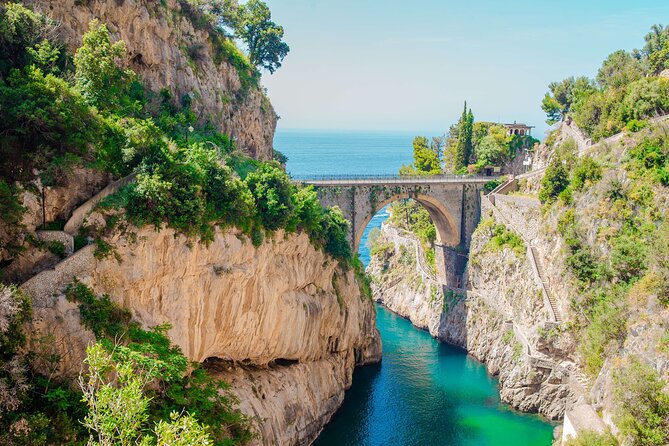Amalfi Coast & Positano: Boat Tour with Snorkeling & Drinks - Why a 4-hour gozzo cruise is the smart way to do Amalfi