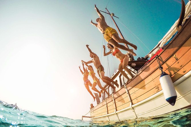 Amalfi Coast & Positano: Boat Tour with Snorkeling & Drinks - Conca dei Marini and Runghetiello Grotto: the swim break you will talk about