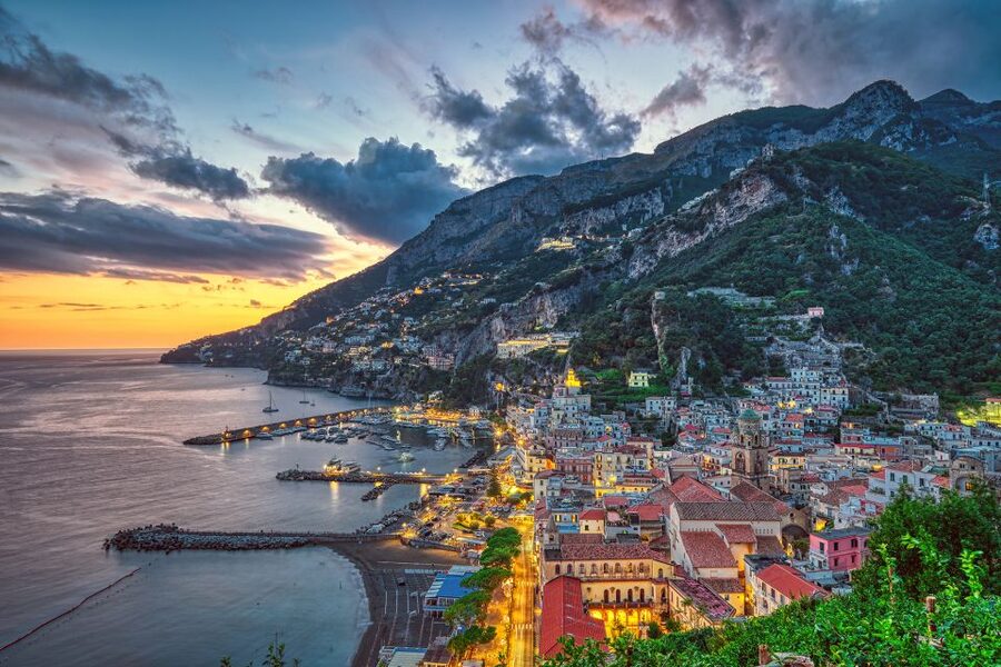 Amalfi Coast: Romantic Sunset Cruise with Music & Cocktails - Sunset Views on the Horizon: What You Are Paying For