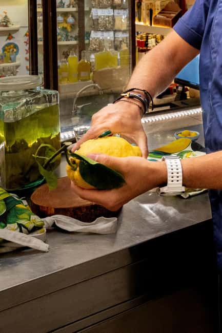 Amalfi: Limoncello Factory Visit with Instructor and Tasting - Key things to know before you go