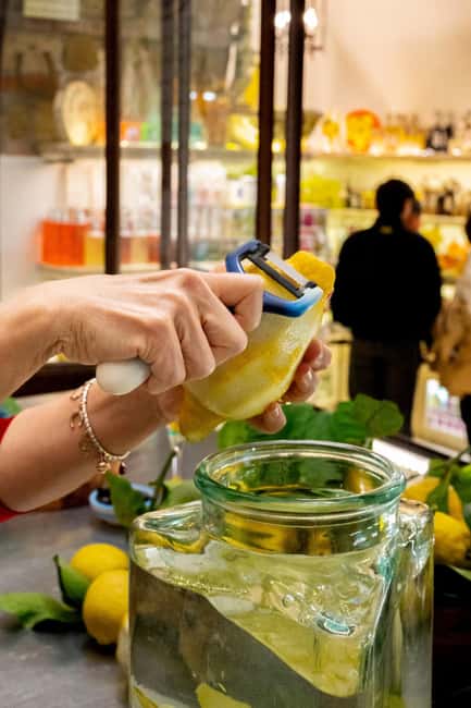 Amalfi: Limoncello Factory Visit with Instructor and Tasting - Snacks pairings: lemon cake, biscuits, and the food logic behind it