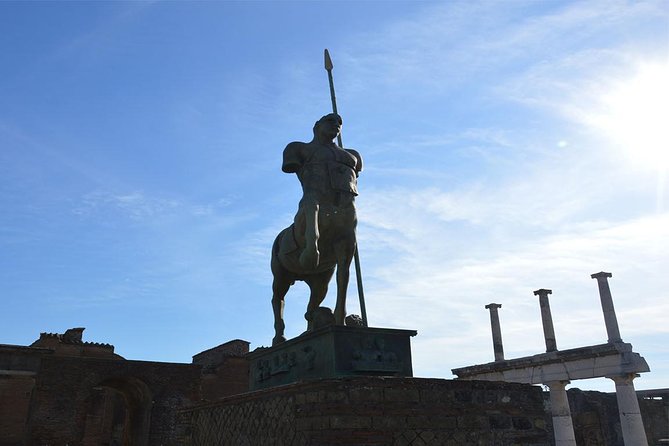 Ancient Pompei in the afternoon - Glauco Messina and why the explanations work for families
