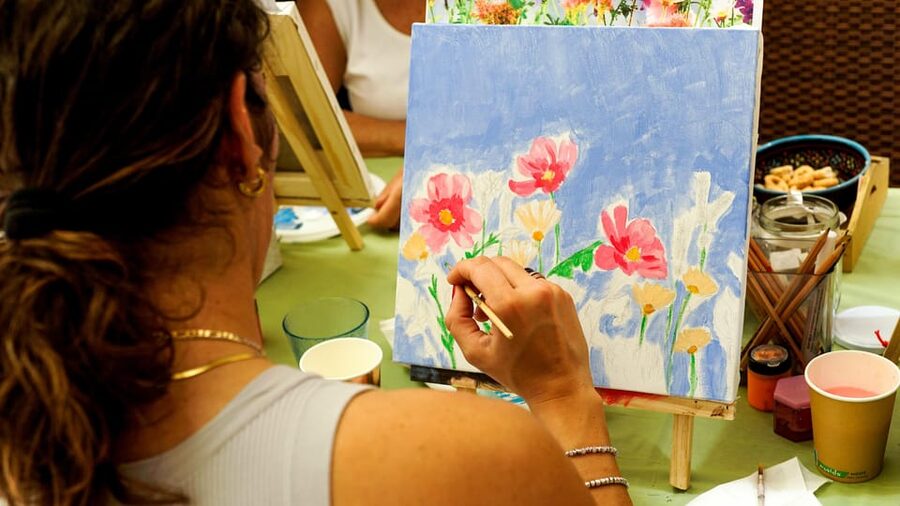 Art Workshop in Naples city centre with Aperitif - Aperitif After Painting: Wine, Local Products, and a €4 Bar Voucher