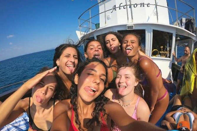 Boat excursion with lunch on board to discover Ischia - Punta Imperatore and Lucia Capuano: lighthouse drama with a great view