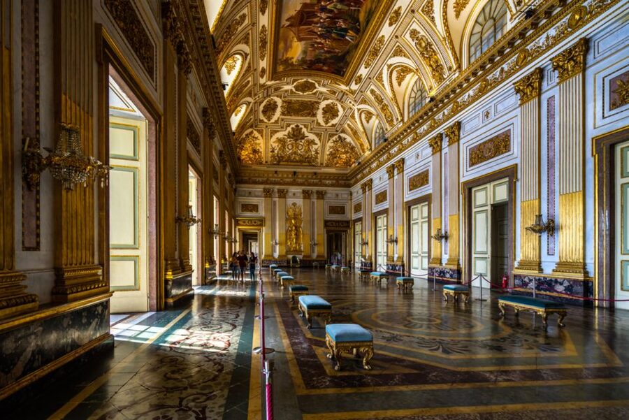 Campania: Royal Palace of Caserta Guided Private Tour - Meeting at Piazza Carlo di Borbone, then getting in fast