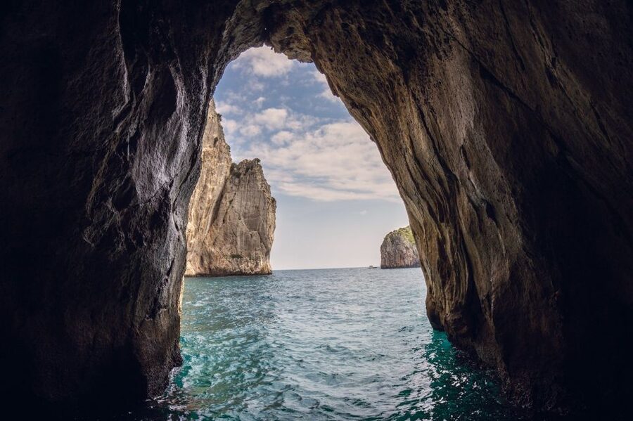 Capri: 2-Hour Boat Tour with Happy Hour - Crew Vibe and Safety: What the Best Guides Do
