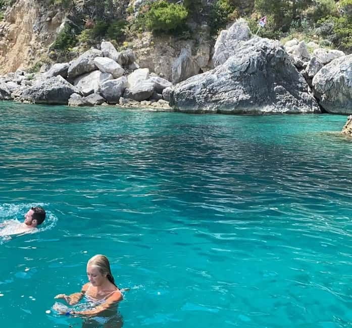 Capri: 2-Hours Boat Tour with Swimming, Limoncello and Snack - Limoncello on deck: why this is more than a gimmick