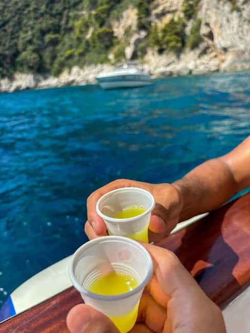 Capri: 2-Hours Boat Tour with Swimming, Limoncello and Snack - What the small-group size changes for you