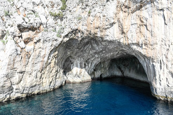 Capri and Anacapri Guided Tour with Limoncello Tasting from Capri - What the tour feels like: pace, waiting, and how guides matter