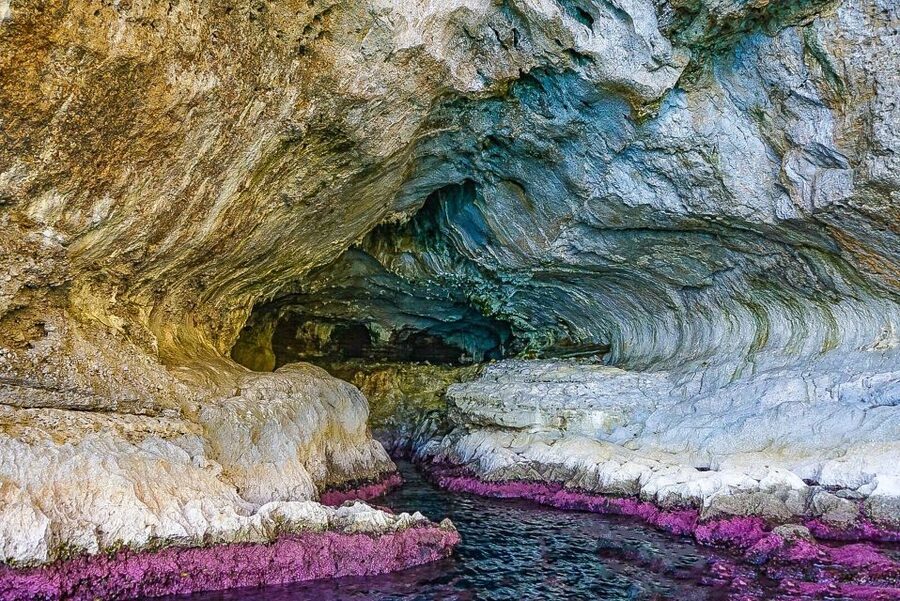 Capri: Island Boat Tour with Blue Grotto Stop - FAQ
