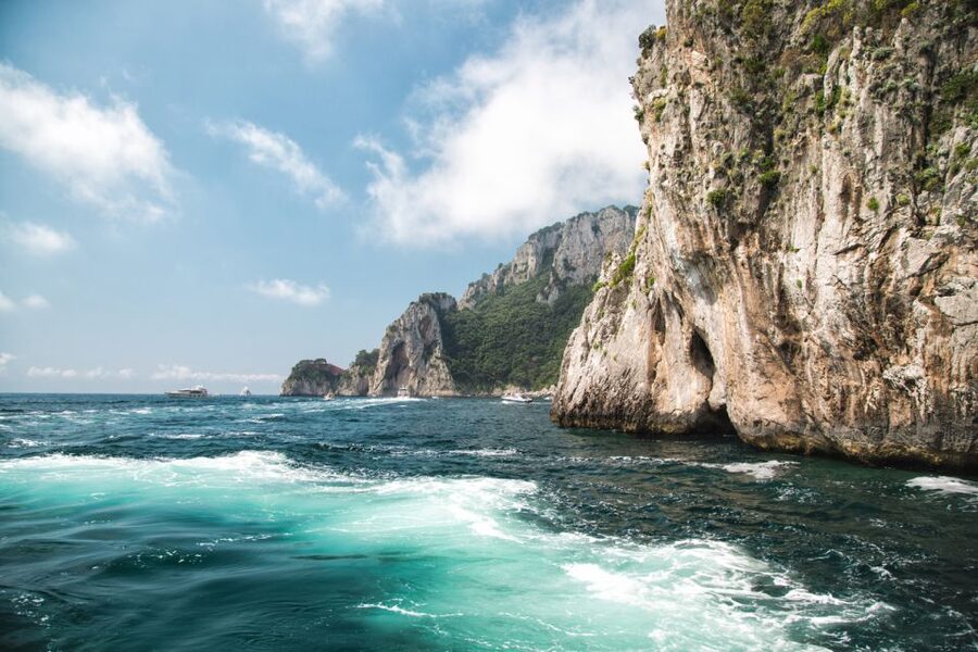 Capri: Island Sightseeing Tour with Blue Grotto Stop - Villa Malaparta, Scugnizzo Statue, and Tiberius Leap Lore
