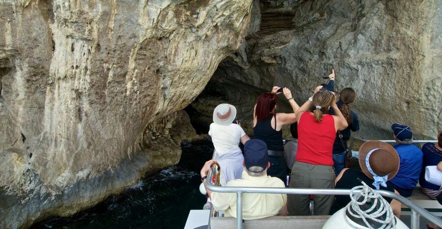 Capri: Island Sightseeing Tour with Blue Grotto Stop - Blue Grotto Stop: Ticket Rules and the Waiting Game