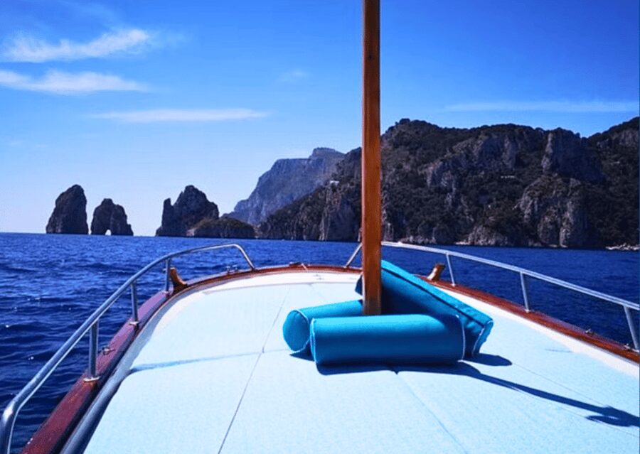 Capri: Private Island Boat Tour with Snorkeling and Swimming - Meeting in Marina Grande, starting easy, then going straight to the views