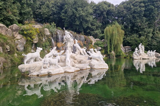 Caserta: Royal Palace of Caserta Guided Tour - Meeting at the main entrance and getting oriented fast