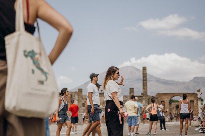 Complete Pompeii Skip the Line Tour with Archaeologist Guide - The Walking Reality: Moderate Pace, Uneven Ground, and Heat