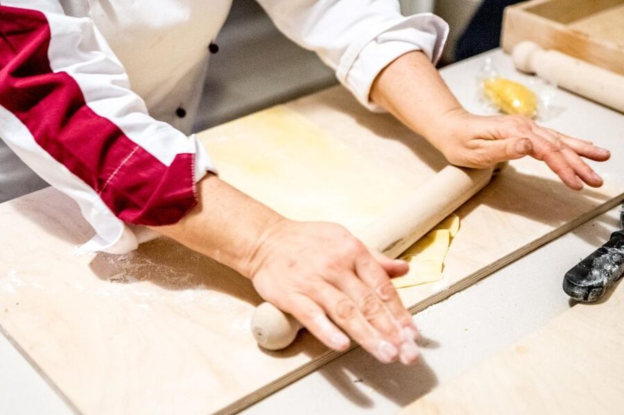 Cooking Lesson: Neapolitan pasta homemade - Rolling Without a Machine, and Why That Changes Everything