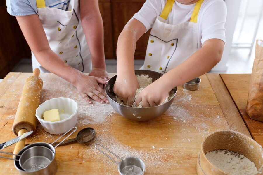 Cooking Lesson: Neapolitan pasta homemade - The Lesson Starts With Pasta Types, Then Jumps Into Egg Dough