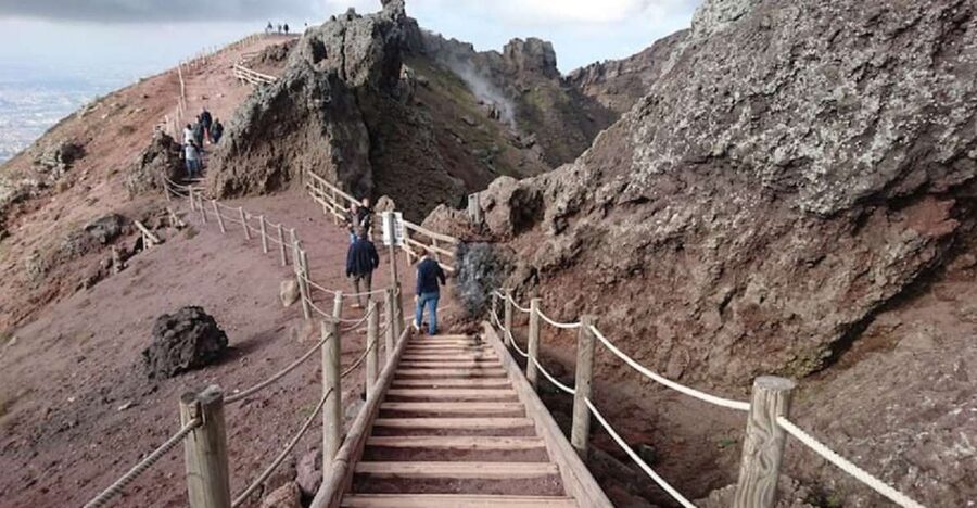 Day Trip to Pompeii & Vesuvius from Naples - Getting picked up in Naples or Sorrento, and how the day starts smoothly