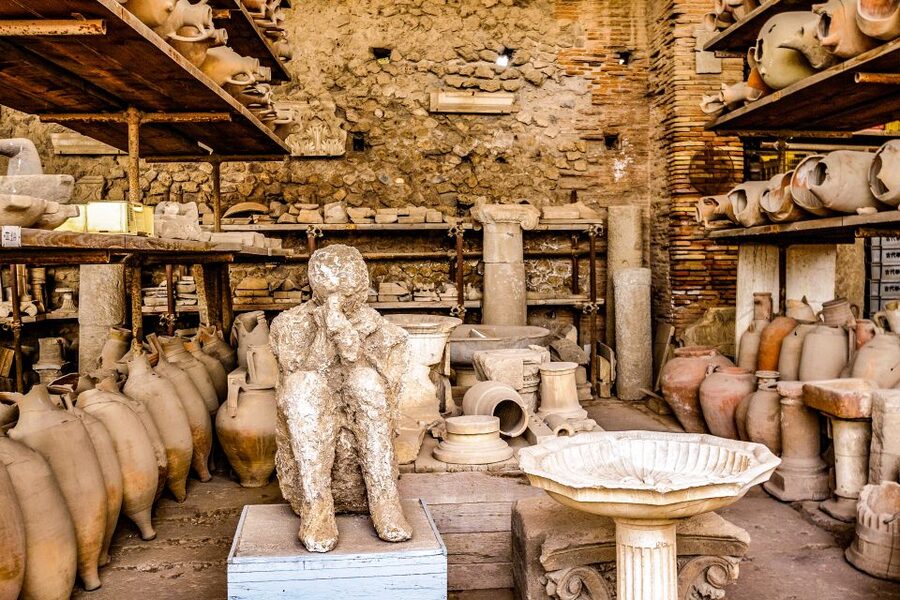 Discover Mt. Vesuvius: Private 3-Hour Tour from Pompeii - Entering the crater: guided learnings and free time on the rim