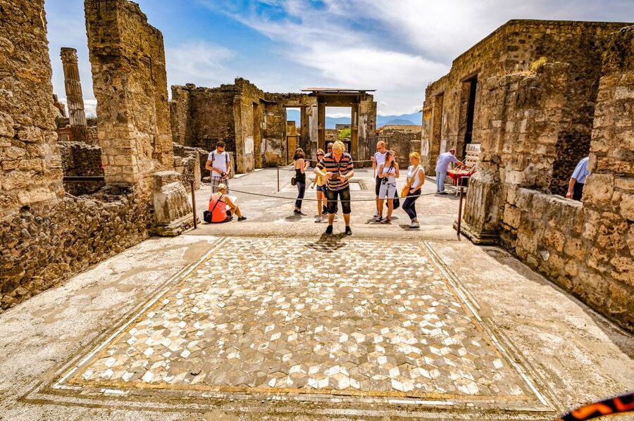Discover Mt. Vesuvius: Private 3-Hour Tour from Pompeii - Gulf of Naples views and how to make the most of them