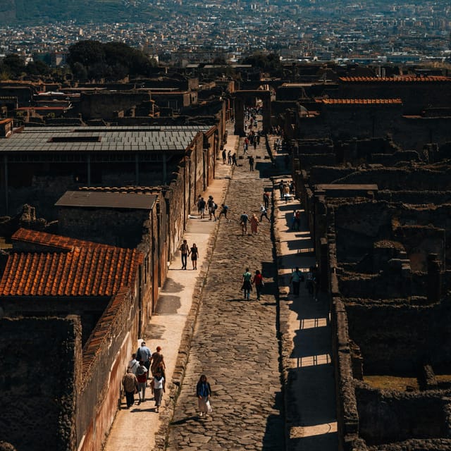 Discover Pompeii: French Walking Tour of the Buried City - After the tour: stay in Pompeii, keep exploring (just don’t exit the ruins)