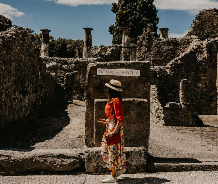 Discover Pompeii: French Walking Tour of the Buried City - Meeting at inStazione (red sign) near Hotel Vittoria