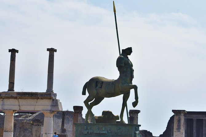 Discover the Ancient Ruins of Pompeii: Day Trip from Rome - The Pompeii ruins walk: tickets, shade, and the value of a guiding voice