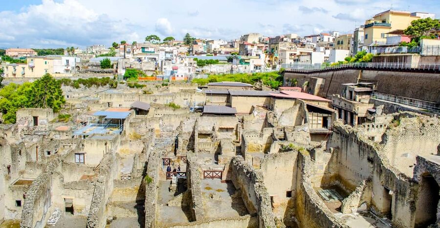 Ercolano: Herculaneum Entry Ticket with Optional Audio Guide - Entering Herculaneum: voucher pickup and picking your audio