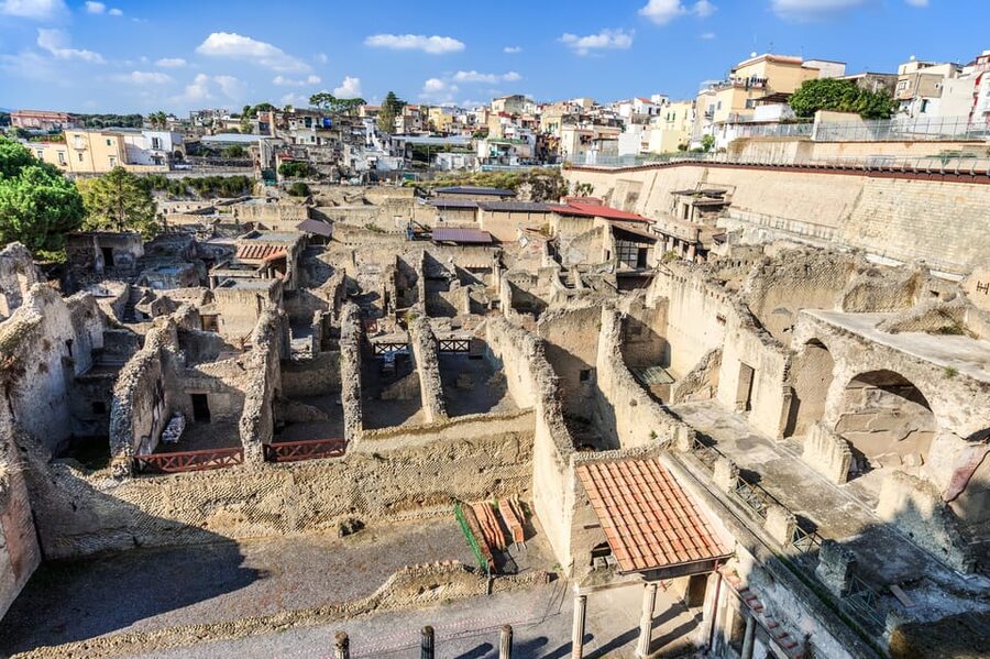 Ercolano: Herculaneum Entry Ticket with Optional Audio Guide - Inside the saved homes: frescoes, beds, food, and daily rituals