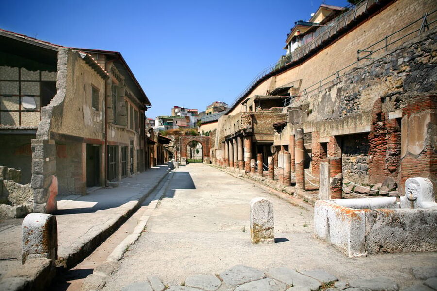 Ercolano: Herculaneum Entry Ticket with Optional Audio Guide - Timing, heat, and getting out on time
