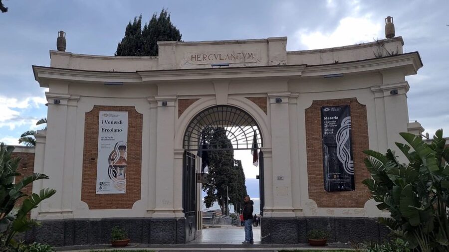 Ercolano: Herculaneum Skip-the-Line Ticket & Audio Guide - Ticket value: what the $35 really buys you