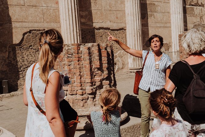 Explore Pompeii with an Archaeologist - Pompeii in 2 hours, with an archaeologist doing the translating