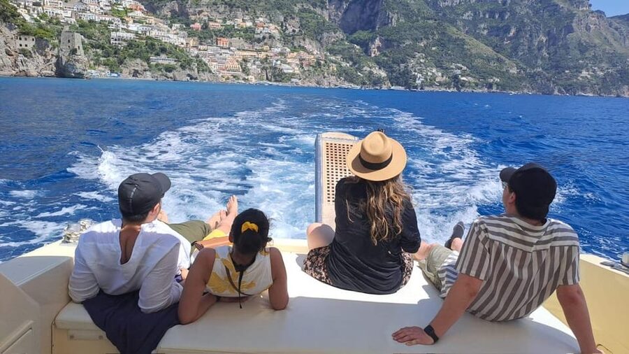 From Amalfi: Amalfi - Positano - Coast boat tour - Positano: 1 hour 30 minutes to do the village right