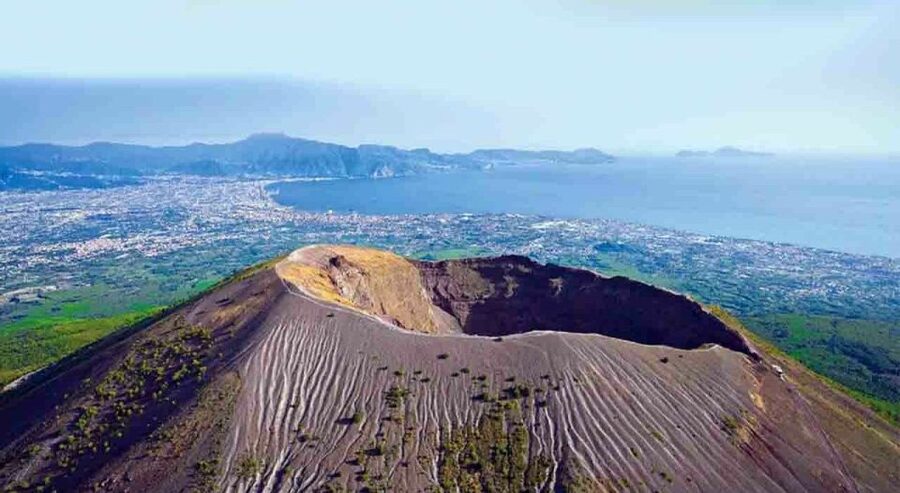 From Amalfi: Pompeii and Mount Vesuvius Private Day Trip - Should you book this Amalfi-to-Pompeii and Vesuvius private day trip?