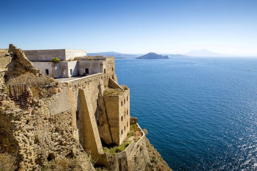 From Ischia: Procida Island Guided Cruise - Meeting at L’Altra Mezzanotte and getting on board fast