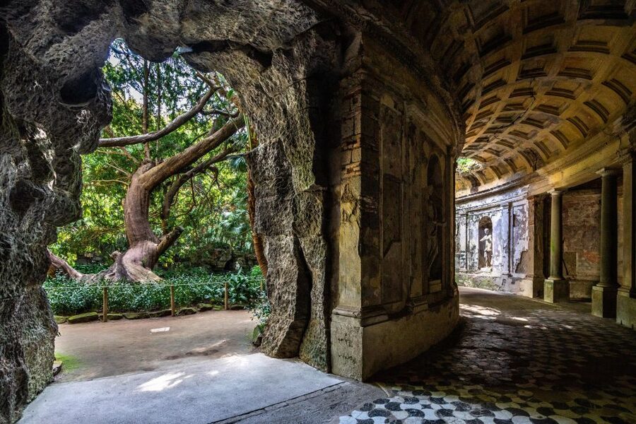 From Naples: Caserta Royal Palace Tour - Small-Group Comfort, Languages, and Practical Rules