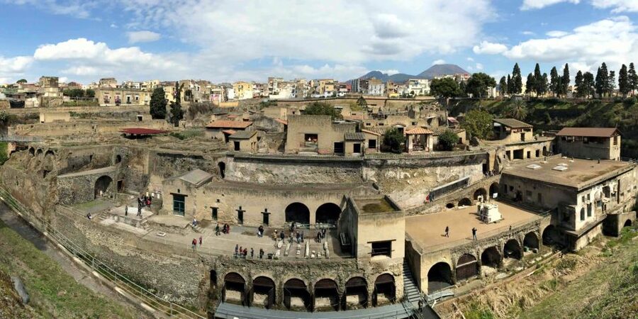 From Naples: Day Trip to Herculaneum with skip the line - Herculaneum feels more intimate than Pompeii