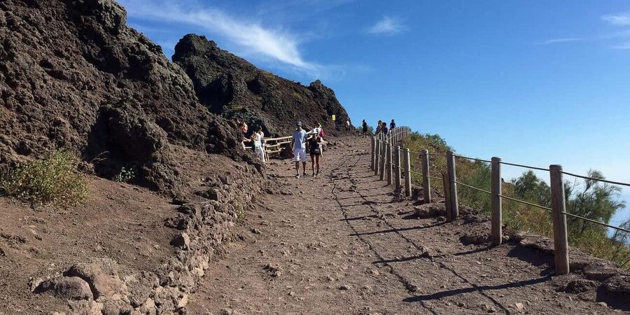 From Naples: Mount Vesuvius Half-Day Tour with Lunch - The 79 AD eruption story, and why the guide matters