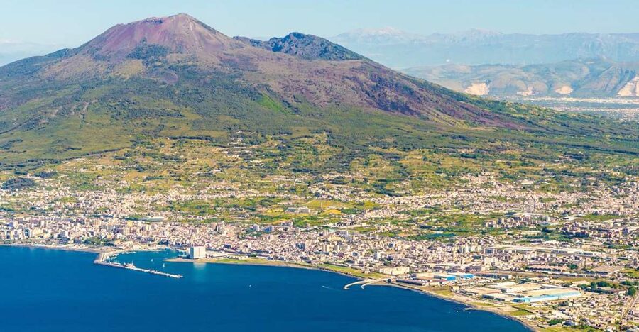 From Naples: Mount Vesuvius Transfer with Entry Tickets - Meeting point in Naples: where to go and how to find the bus fast