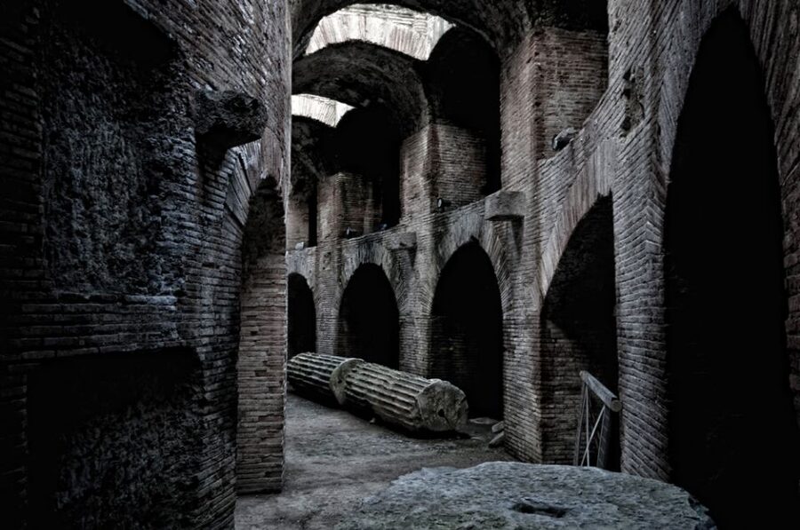 From Naples: Phlegraean Fields 5-Hour Fiat 500 or 600 Tour - Anfiteatro Flavio plus the volcanic lakes: the day’s strongest visual shift