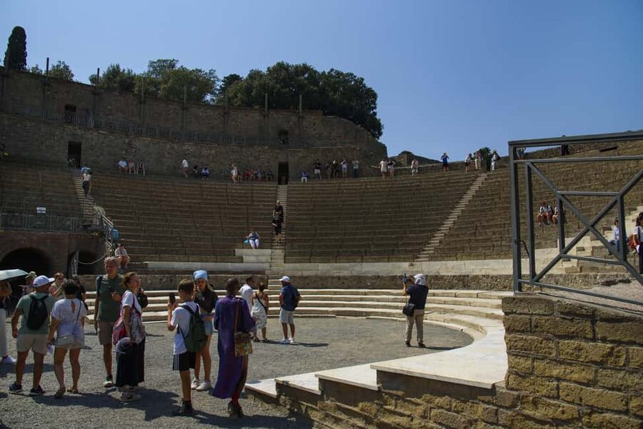 From Naples: Pompeii and Vesuvius Guided Day Trip with Lunch - Where the day begins: Starhotels Terminus and a smooth start