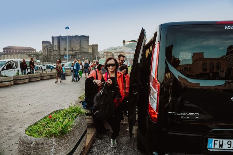 From Naples: Pompeii & Herculaneum with Archaeologist Guide - The calm reset between sites: bus ride, then lunch time in Pompeii