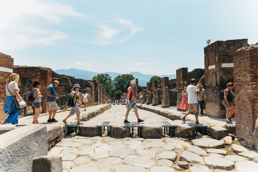 From Naples: Pompeii Ruins & Mount Vesuvius Day Tour - Pompeii time: how much exploring you get