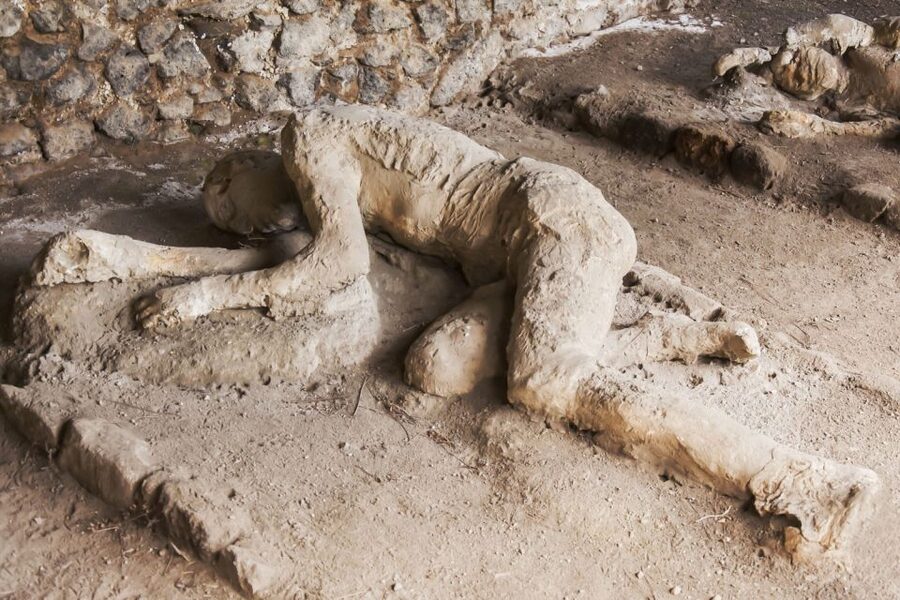 From Naples: Pompeii Skip-the-Line Entry Ticket and Tour - Inside Pompeii: how the 2-hour visit stays focused (and why you should plan your pace)