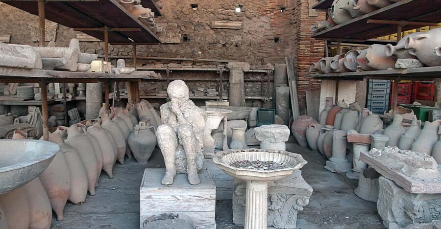 From Naples Port:Pompeii+Vesuvius tour - From the port to the minibus, then up to Vesuvius