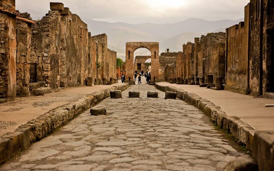 From Naples: Roundtrip Guided Pompeii Tour with Pickup - The Drive Back to Naples: A Clean Finish, Not a Chaotic Exit