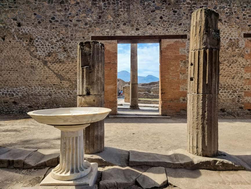From Naples/Salerno: Pompeii, Sorrento, and Positano Tour - Pompeii in 2 hours: what to see and how to avoid the maze feeling
